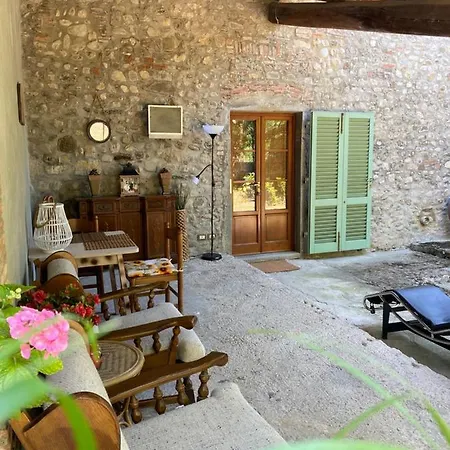 Tuscany House بيت ضيافة